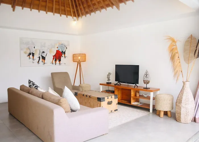 Jolena Villa *
